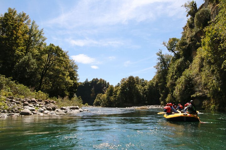 Tongariro Thrills: Grade 3 Whitewater Rafting Adventure