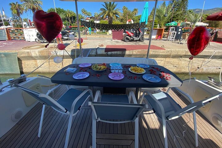 Alanya Private Yacht Tour with Food, Soft Beverage & Transfer