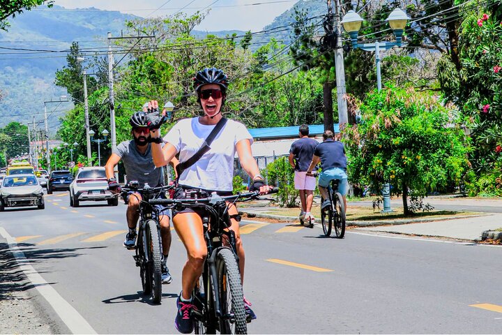 Private Tour on E-Bike: Discover El Valle de Anton