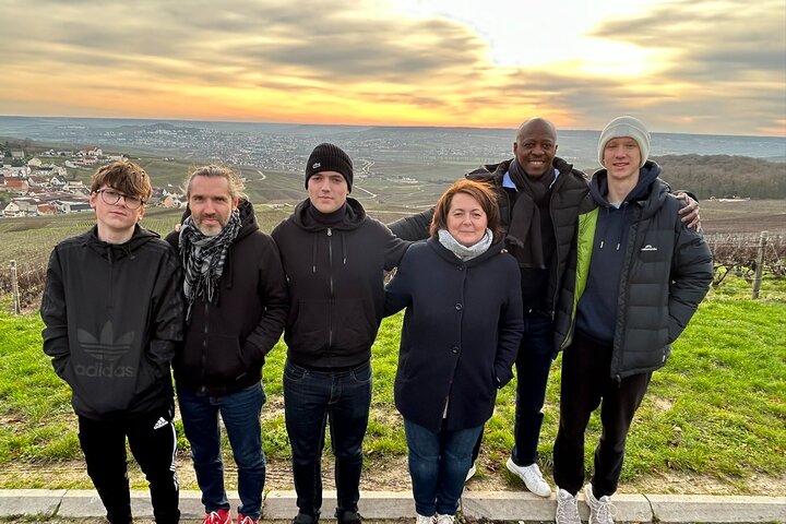 One Day Tour in Champagne with Lunch and Tasting