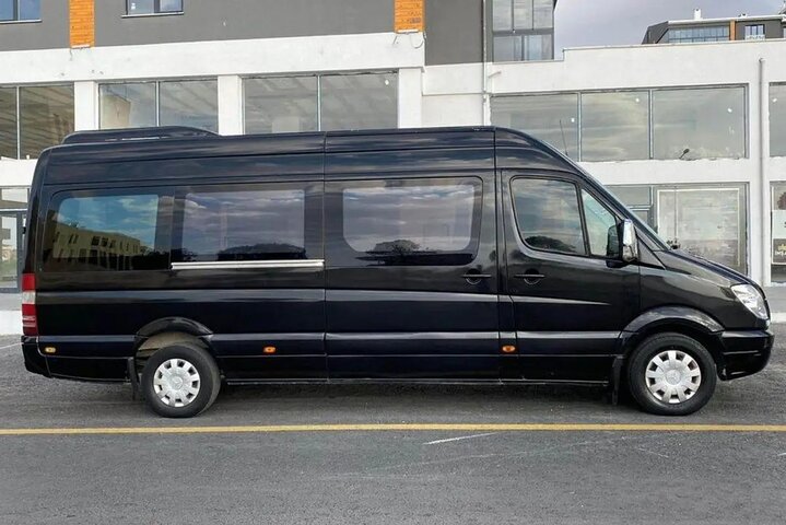 One way shared transfer from or to Chania Airport To Bali