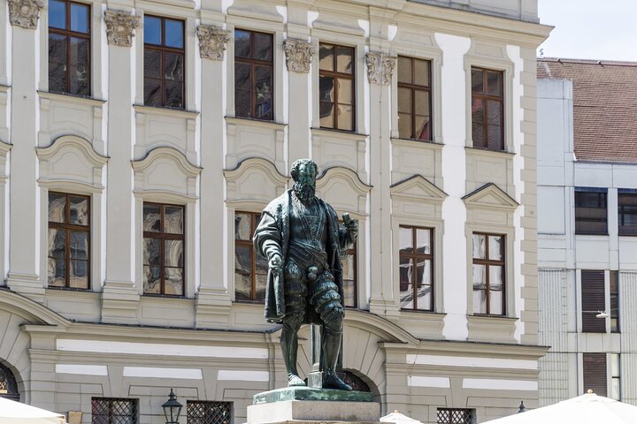 Self-guided scavenger hunt and city game in Augsburg
