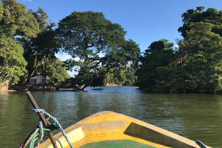 Nicaragua One Day Tour to Colonial Granada and Crafty Masaya