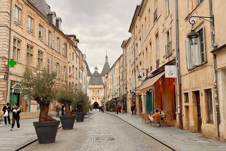 French Pastry and Dessert Walking Tour in Nancy with Local Guide