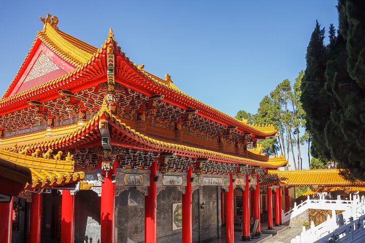 Private 9-Hour Sun Moon Lake Leisure Tour from Taichung (台中)!