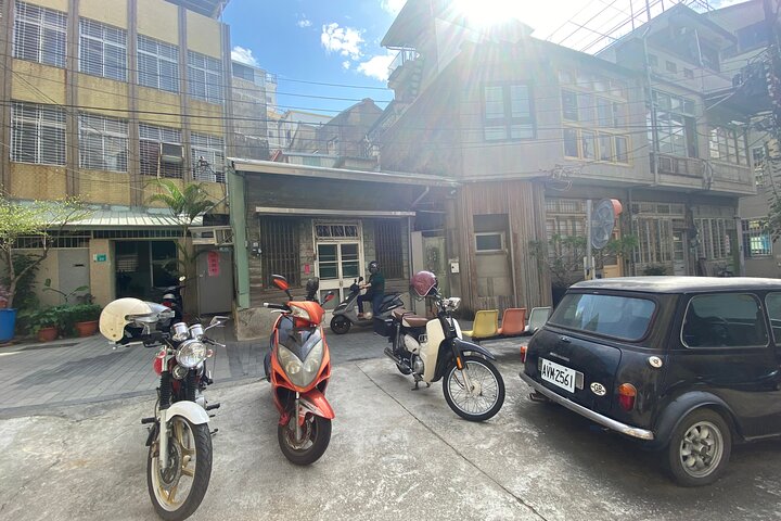 Food and Culture Walking Tour in Tainan