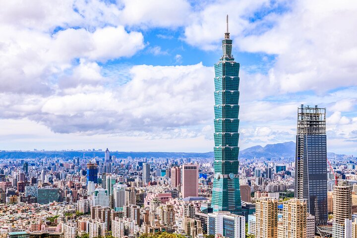 Keelung Shore Excursions: Private 6-Hour Taipei City Adventure!