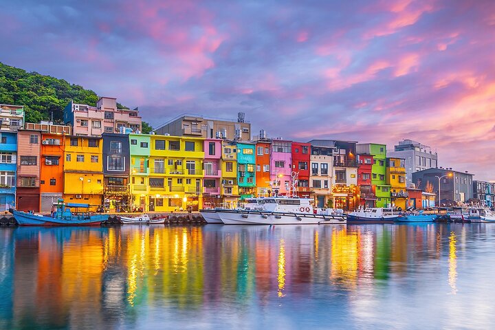 Keelung Shore Excursions: Private 6-Hour Taipei City Adventure!