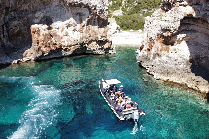 Blue Cave, Hvar & 5 Islands Speedboat Adventure From Split