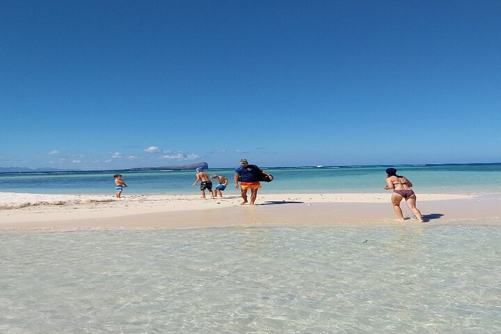 Mauritius Ile Aux Cerfs Catamaran Tour with Lunch and Drinks