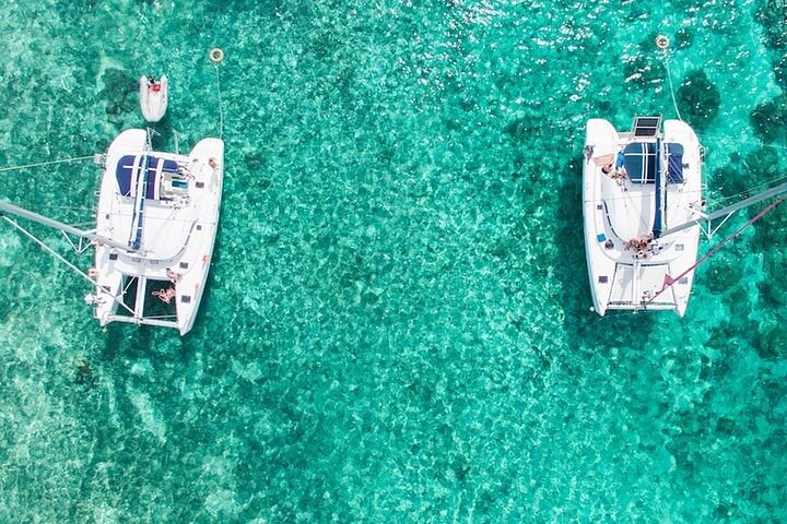 Mauritius Ile Aux Cerfs Catamaran Tour with Lunch and Drinks