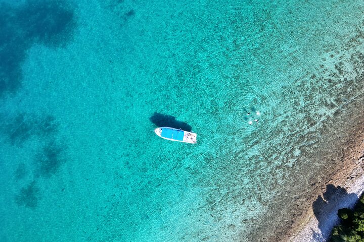 From Trogir & Split: Half Day Speedboat Tour with Blue Lagoon