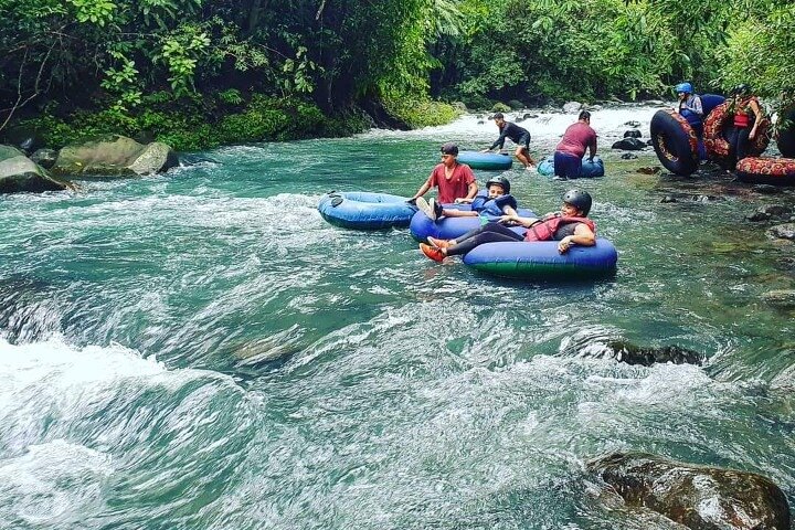 Rio Celeste Combo: River Tubing+Blue Waterfall+Exotic Wildlife