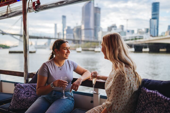 Midday Sightseeing Cruise: 12.30pm-2pm (90min)