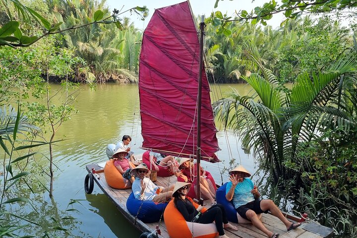 Ben Tre Mekong Zig Zag: Scooter, Sailboat, and Food (Full day)