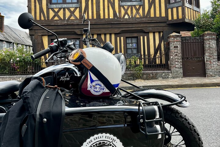 Visit Honfleur by sidecar: 1.5 to 3.5 hour tour along the coast