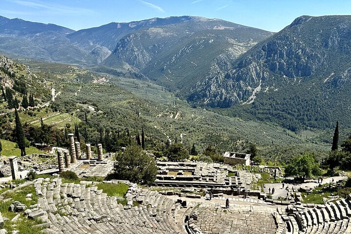 Mystic Delphi Private Tour with Licensed Guide and Tickets