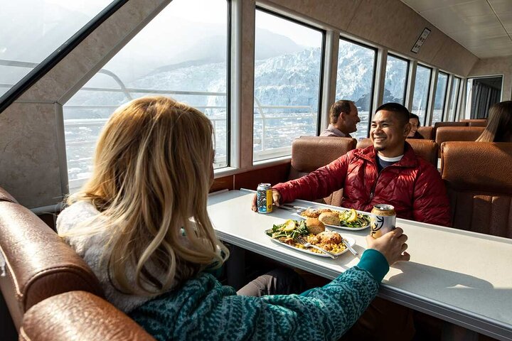Seward: Whale Watching & Glacier Dinner Cruise