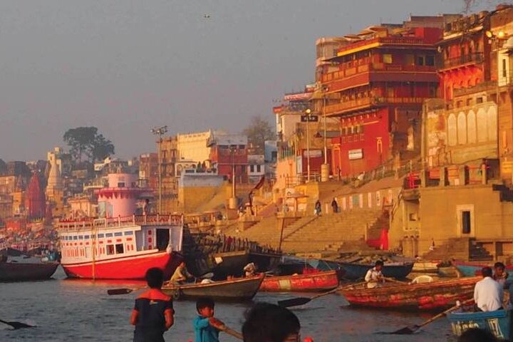 Varanasi: Private Fully-Day Tour with Sarnath and Boat Ride