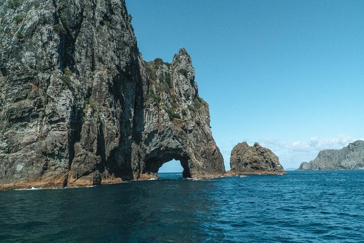 Discover the Bay - Hole in the Rock cruise includes Island Lunch