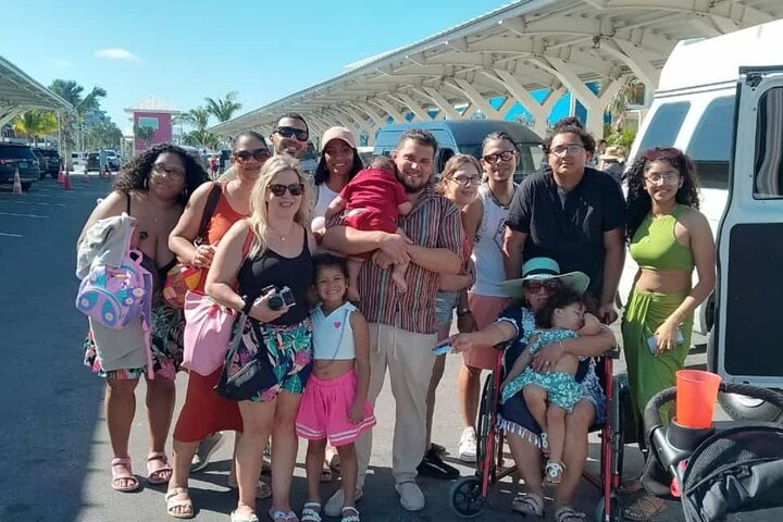 Nassau's Half Day Bus City Tour: Guided Tour with Free Samples