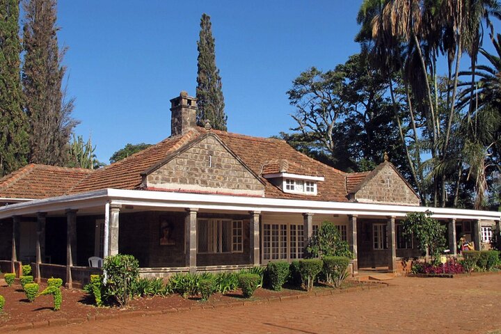 Giraffe Center, Karen Blixen, Beads and Bomas Cultural Dances