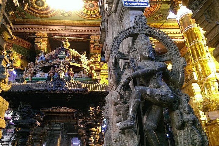 Madurai Walks : City Highlights Temple and Market Tour