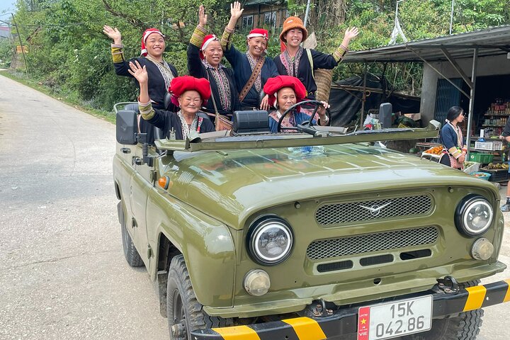A Glimpse Of Sapa Jeep Tour Off the Beaten Path 4,5 Hours