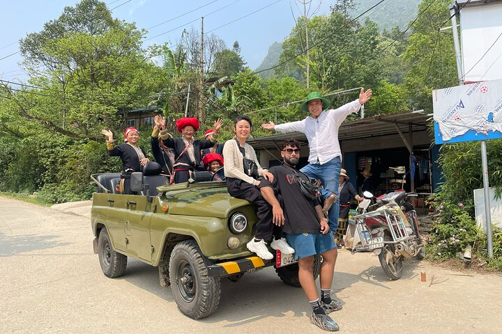 A Glimpse Of Sapa Jeep Tour Off the Beaten Path 4,5 Hours