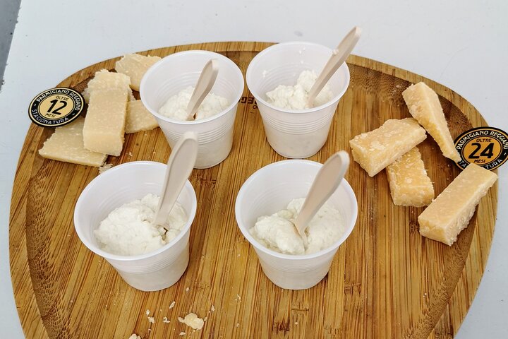 Parmigiano, Prosciutto and Traditional balsamic Tour from Bologna