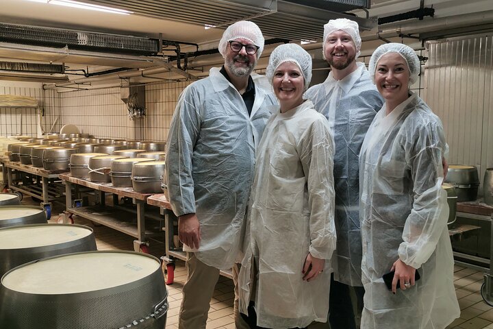 Parmigiano, Prosciutto and Traditional balsamic Tour from Bologna
