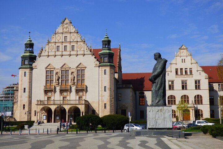 Highlights of Poznań: Private Tour with a local Guide