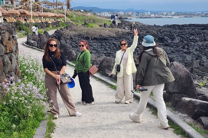 Jeju Island Popular Sightseeing Private Car Charter Tour 5/9hours