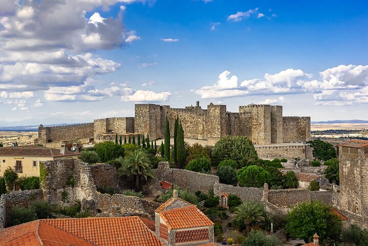Trujillo Highlights: Pizarro’s City, Palaces & Medieval Castle