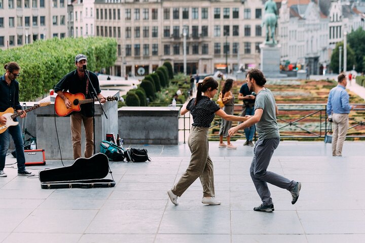 Brussels PRIVATE TOUR With Locals: Highlights & Hidden Gems