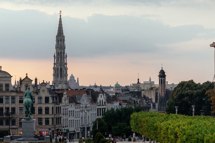 Brussels PRIVATE TOUR With Locals: Highlights & Hidden Gems