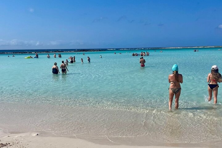 Aruba Jeep Tour: Natural Pool, Caves and Baby Beach Adventure