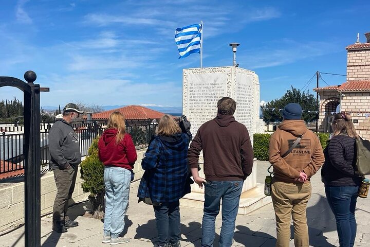 6-Hour Private Luxury Tour in Athens: Exclusively for couples