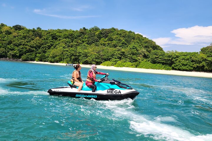 Langkawi : Premium Jet Ski Tour Including Dayang Bunting Island