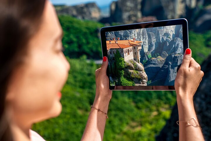 Meteora Half-Day Small Group Monasteries Tour with Hotel Pickup