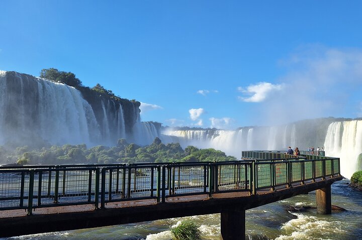 Private Iguazu waterfalls In 2 days : Brazil & Argentina