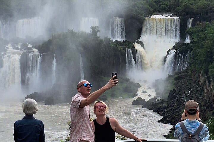 Private Iguazu waterfalls In 2 days : Brazil & Argentina