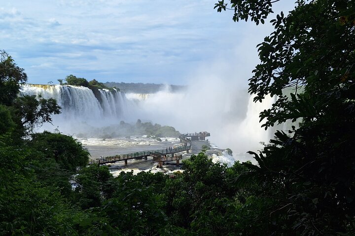 Private Iguazu waterfalls In 2 days : Brazil & Argentina