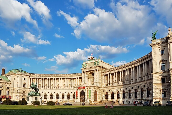 Big Bus Vienna Hop-On Hop-Off Sightseeing Tour