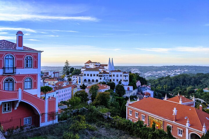 Private Sintra Tour Palaces and Coast by Vintage Car or Jeep
