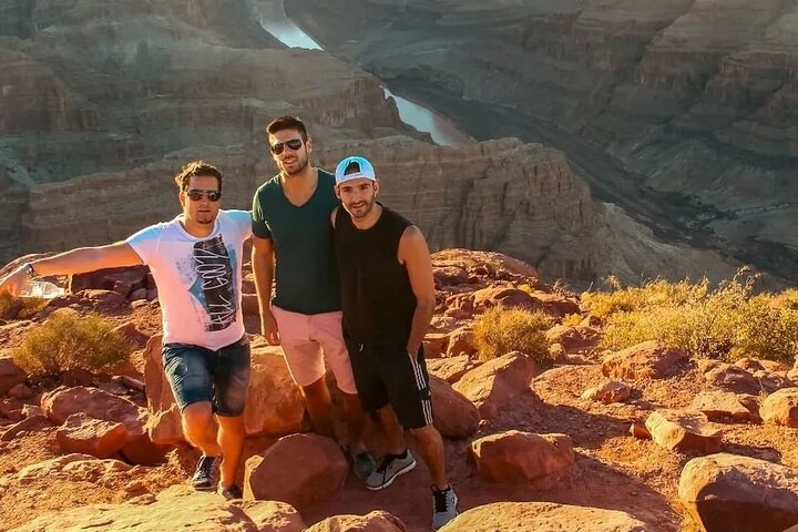Grand Canyon West, Hoover Dam Stop, Breakfast, Lunch & Skywalk
