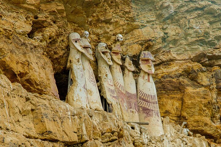 Chachapoyas: Karajía Sarcophagi & Quiocta Caves