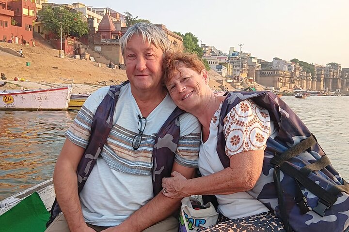 Varanasi: Private Fully-Day Tour with Sarnath and Boat Ride