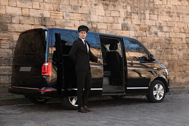 Private One-Way Transfer from Glasgow to Glasgow Int. Airport