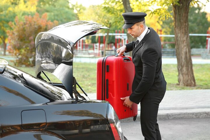 Private One-Way Transfer from Glasgow to Glasgow Int. Airport